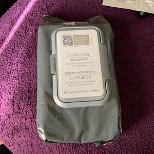 Choose 1 & its Free with any purchase from closet